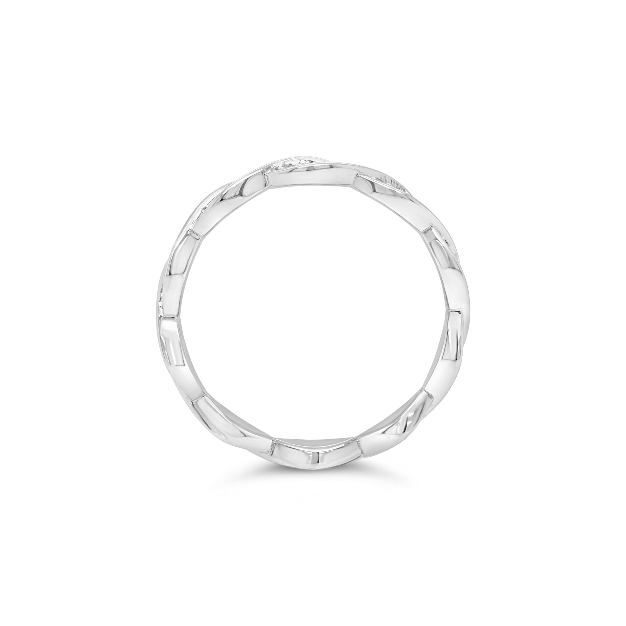 White gold & diamond ring