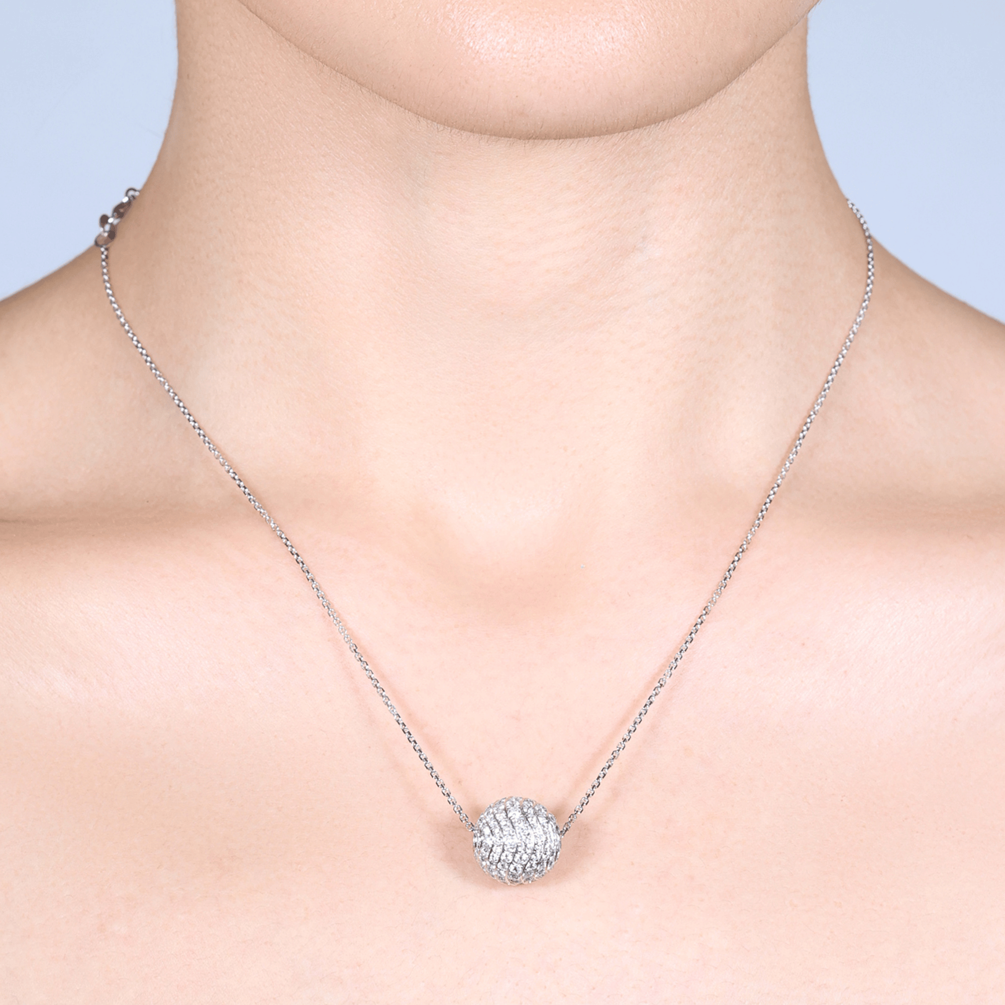 G3420_Pavé Set Diamond Ball Pendant