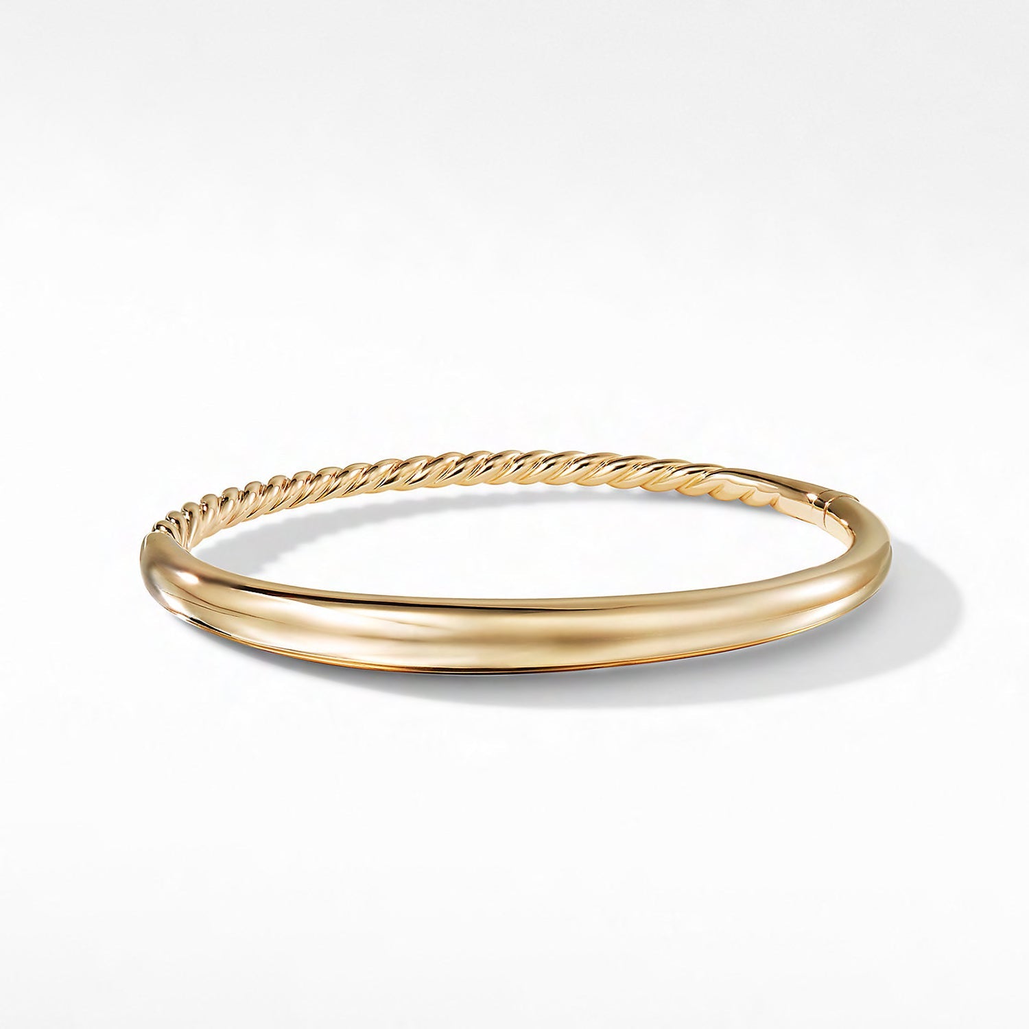 Pure Form Smooth Bracelet in 18K Gold - Medium
