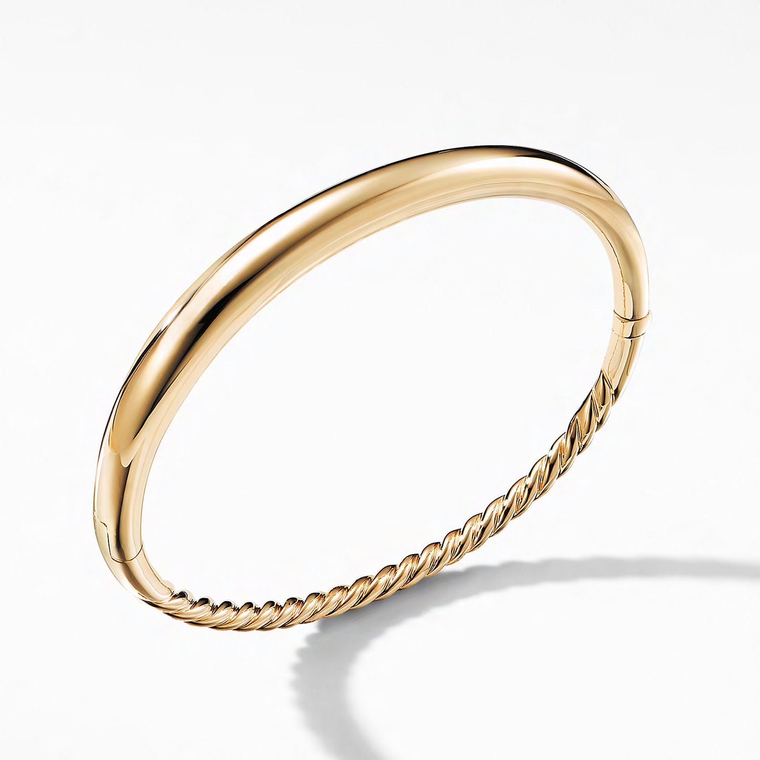 Pure Form Smooth Bracelet in 18K Gold - Medium