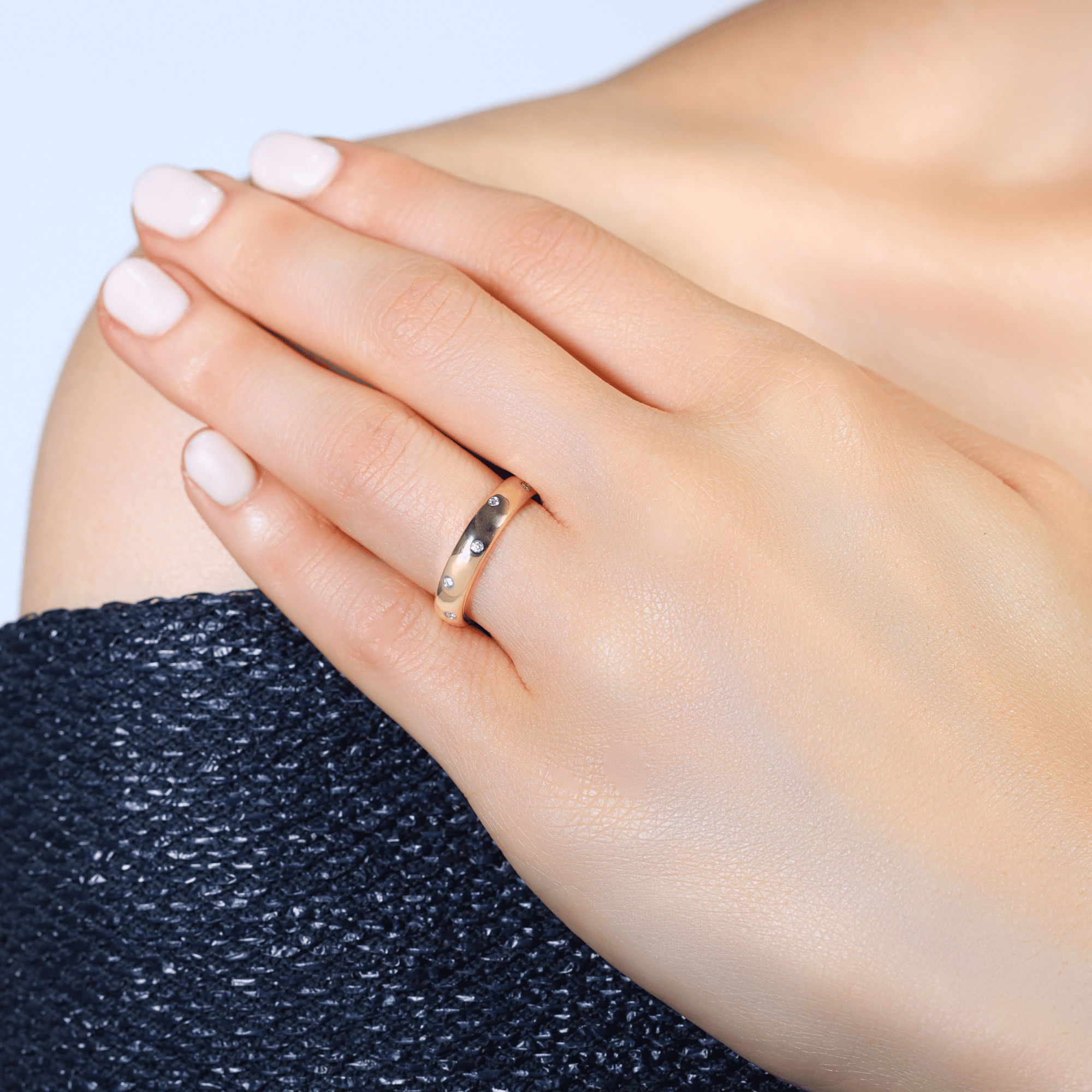 G4280_Hammer-Set Round Brilliant Cut Diamond Jora Ring - 18ct Yellow Gold