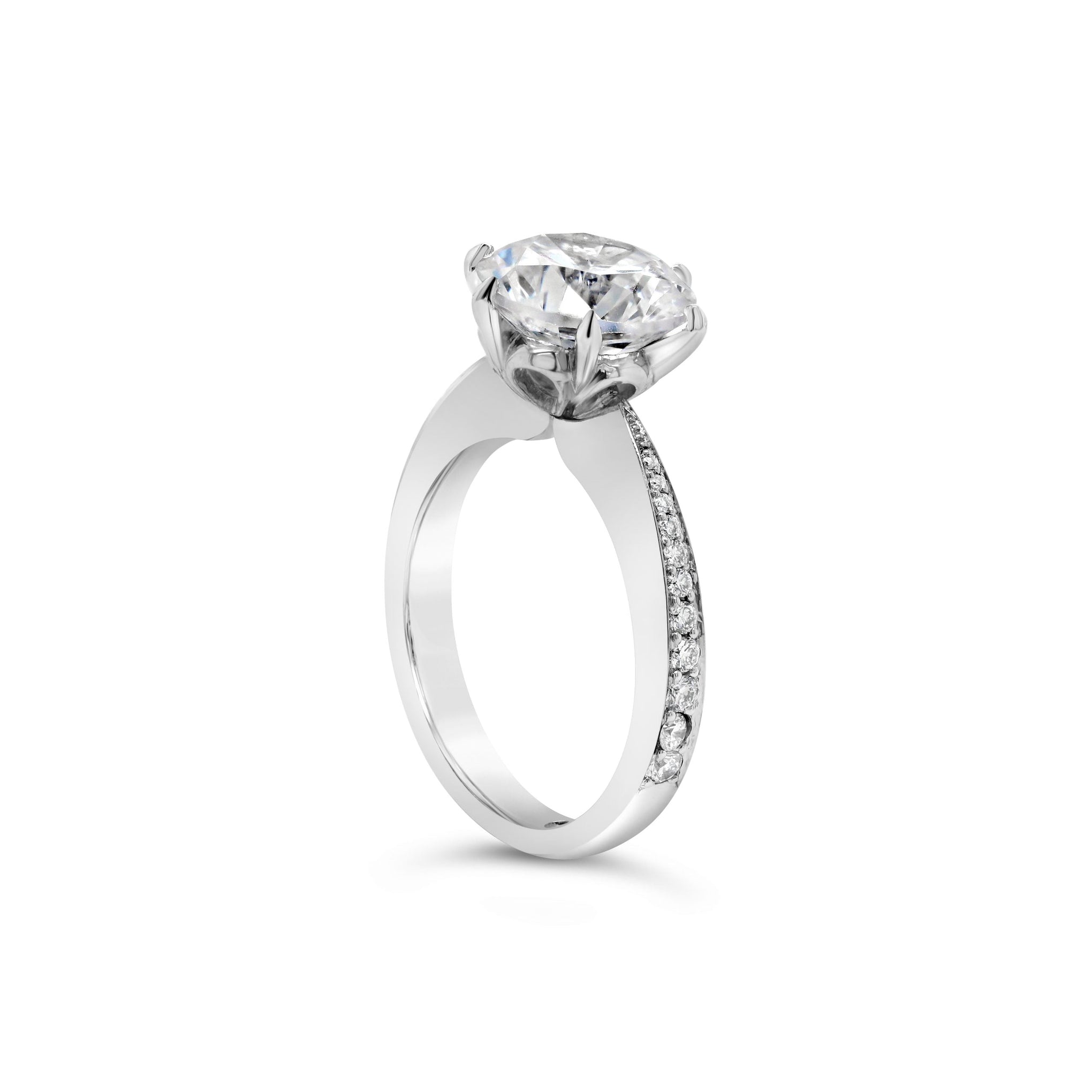 Round Brilliant Cut Diamond Engagement Ring tapered diamond band