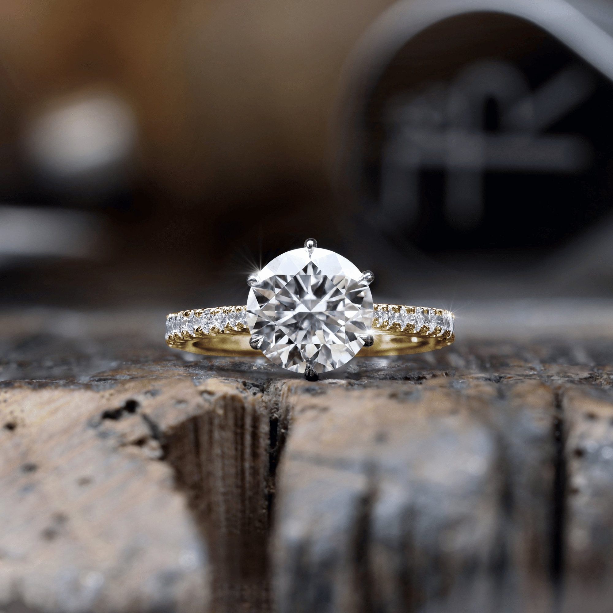 Lab Grown Round Brilliant Cut Diamond Engagement Ring 