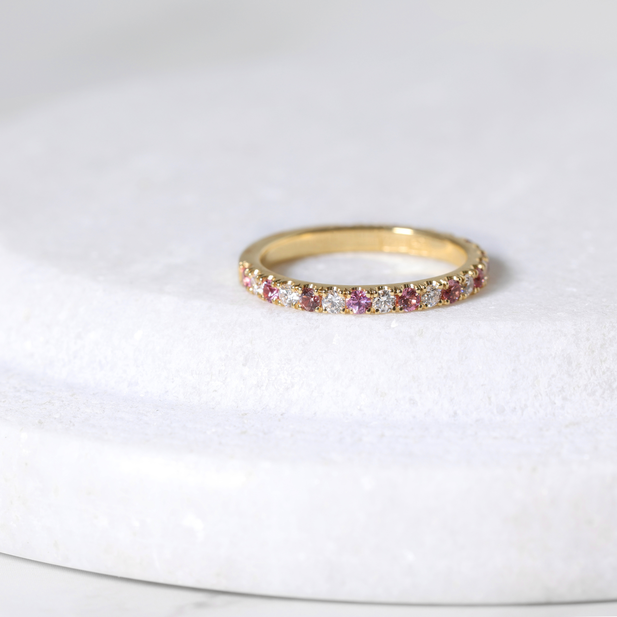 Castle-Set ROUND BRILLIANT CUT Pink Sapphire & Diamond Ring