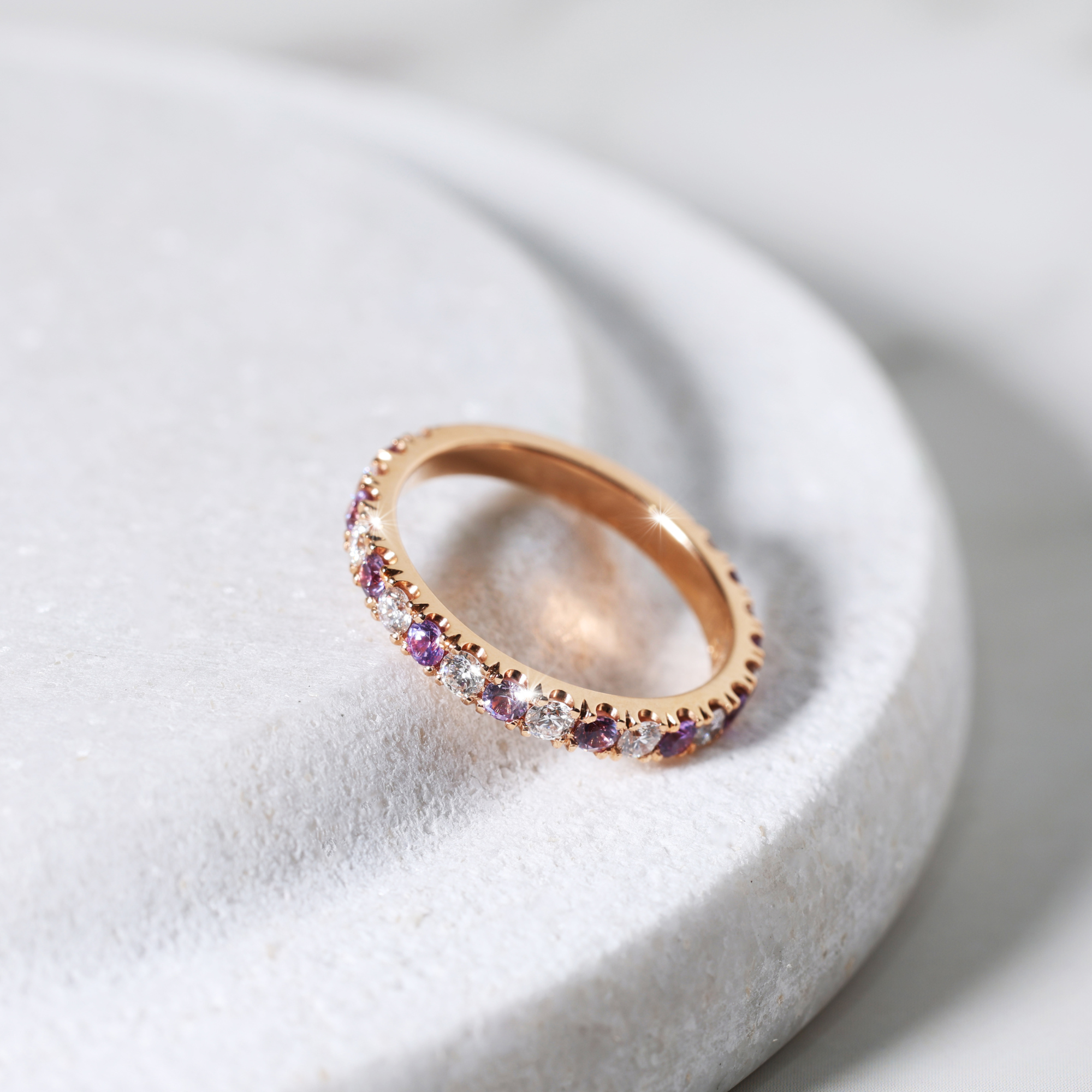 Castle-Set ROUND BRILLIANT CUT Purple Sapphire & Diamond Ring