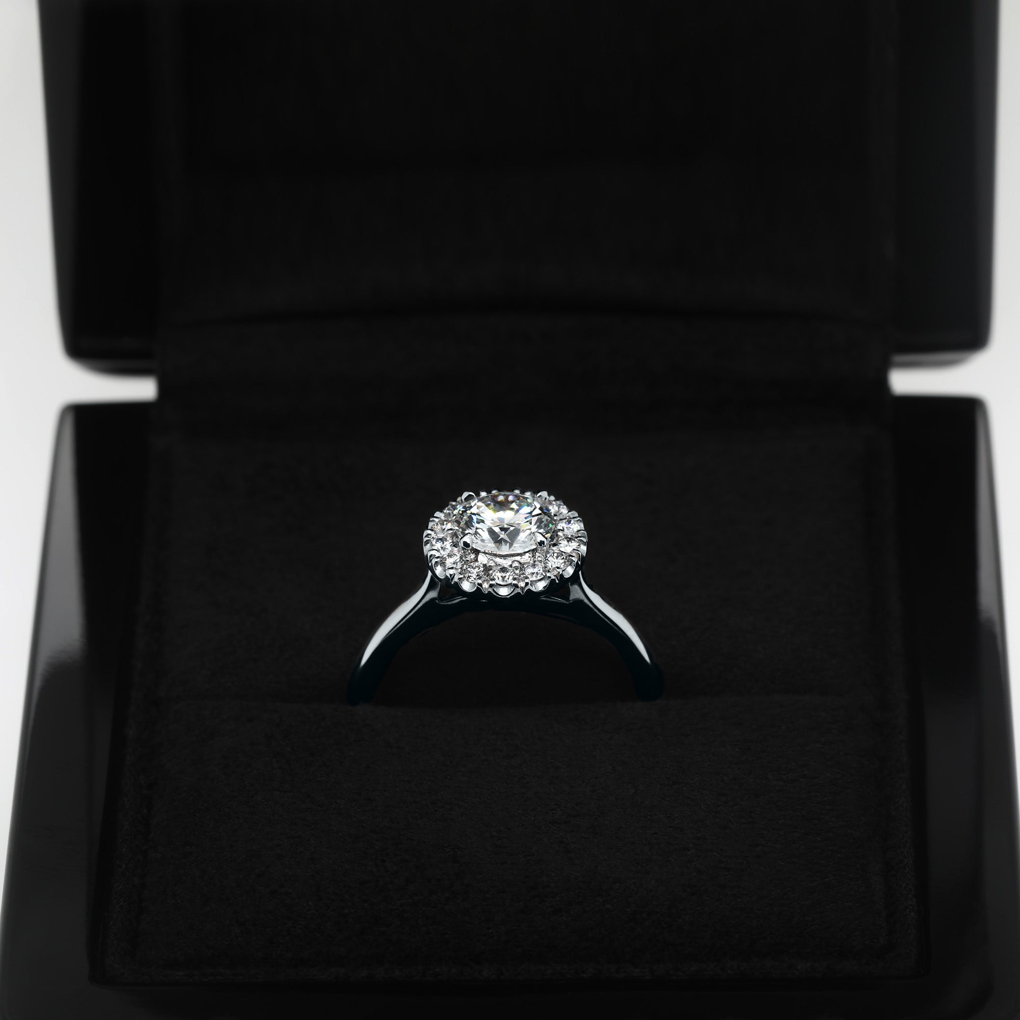 1ct Round Brilliant Cut Halo Engagement Ring White Gold