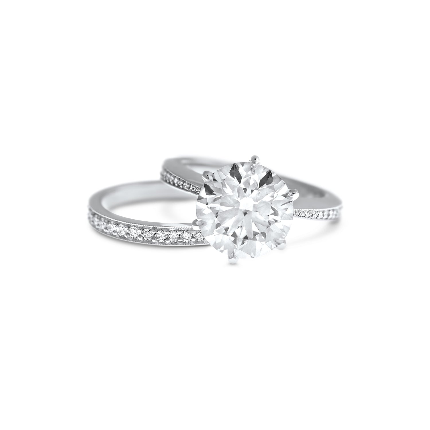 Round Brilliant Cut Diamond Engagement Ring tapered diamond band